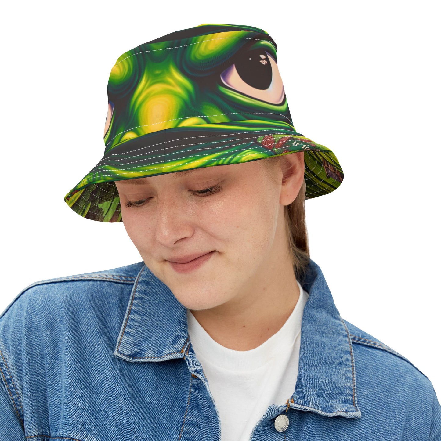 Vibrant Frog Print Bucket Hat for Fun Summer Adventures